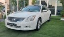 Nissan Altima No accident number 2, white inside beige, cruise control, rear wing control, sensors, in excellent c