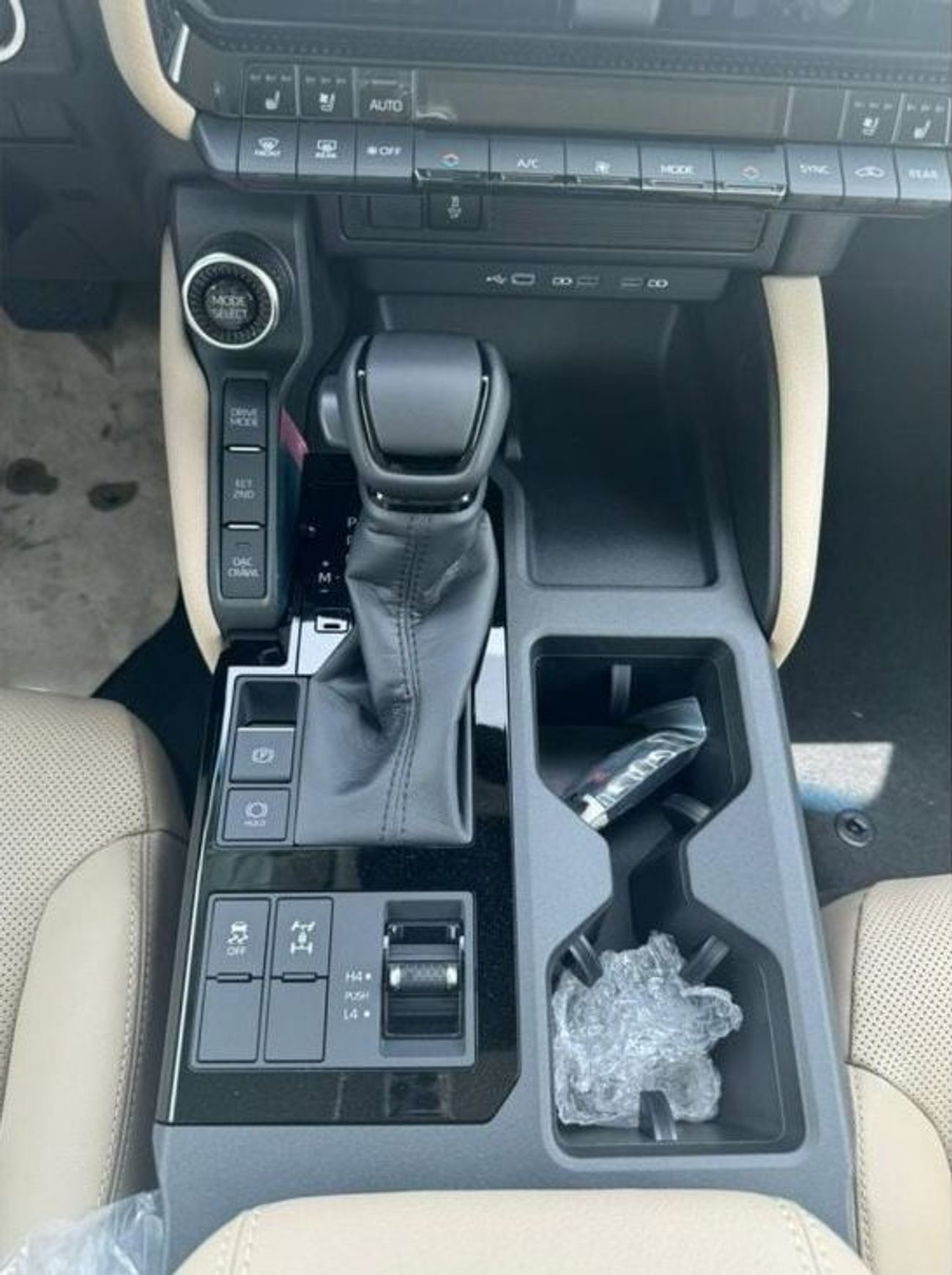 تويوتا برادو 2.8L DIESEL LIMITED 2024