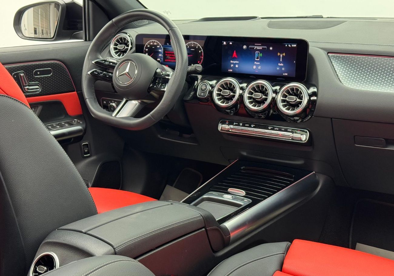 مرسيدس بنز GLA 200 2024 Mercedes-Benz GLA 200 AMG Night package, 2029 Agency Warranty + 2026 Service Contract, Agency F