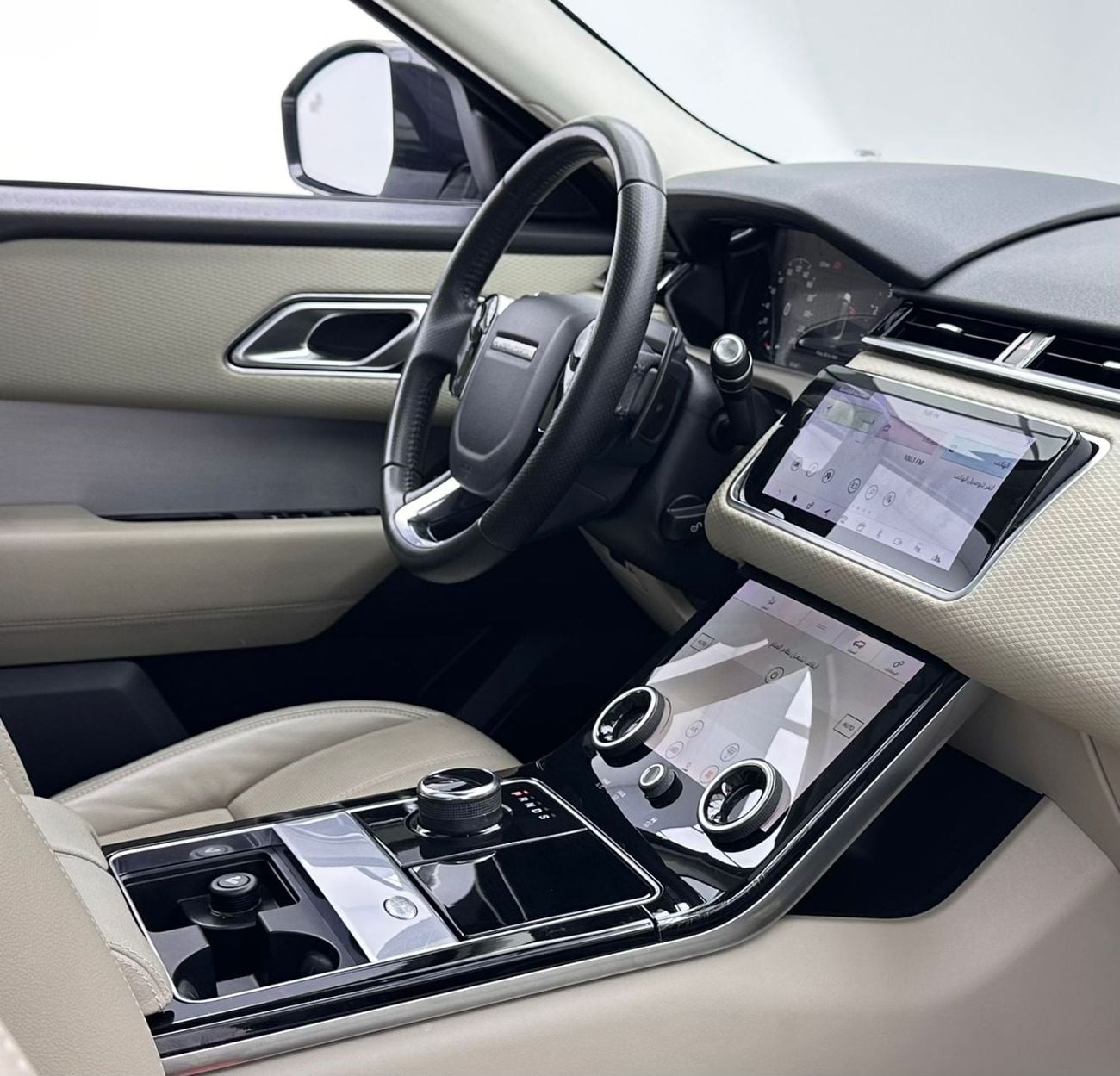 لاند روفر رينج روفر فيلار 2020 Range Rover Velar P250 S, 1 Year Warranty Unlimited Km, Full Service History, GCC