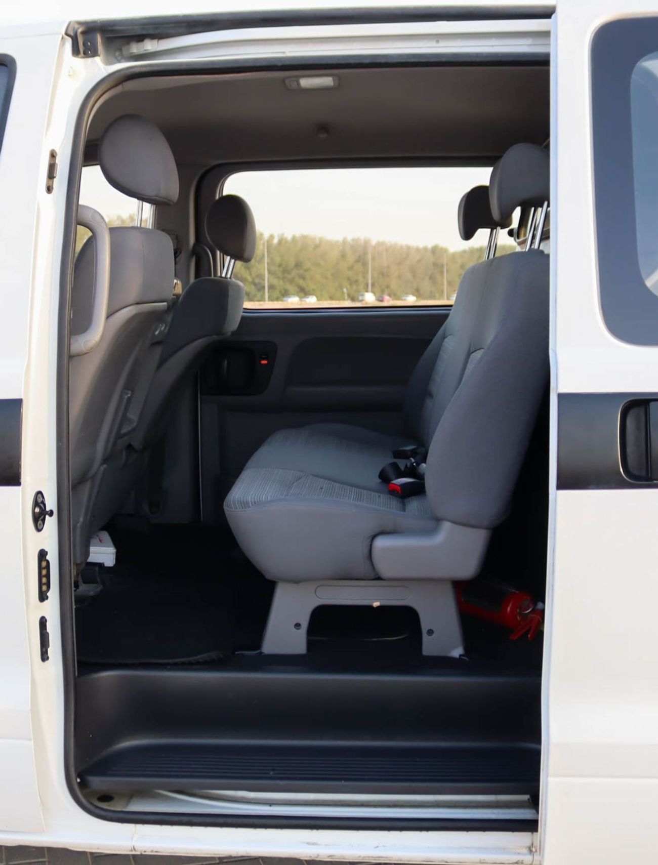 هيونداي H-1 Hyundai H1 2.4L VAN RWD 2020 GCC accident-free, in excellent condition, 820 P.M