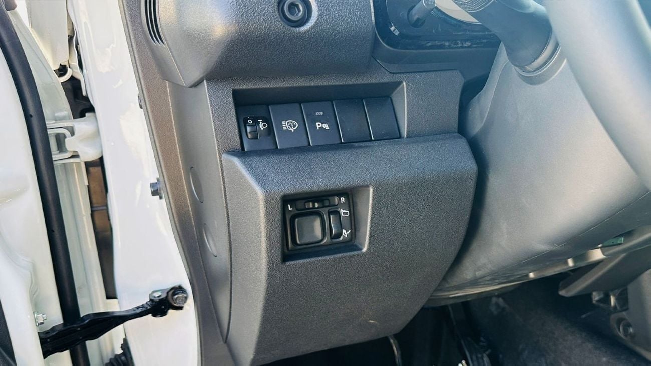 Suzuki Jimny 1.5L GLX (A/T) SUZUKI Jimny 1.5L 4WD GLX 5Dr 4AT