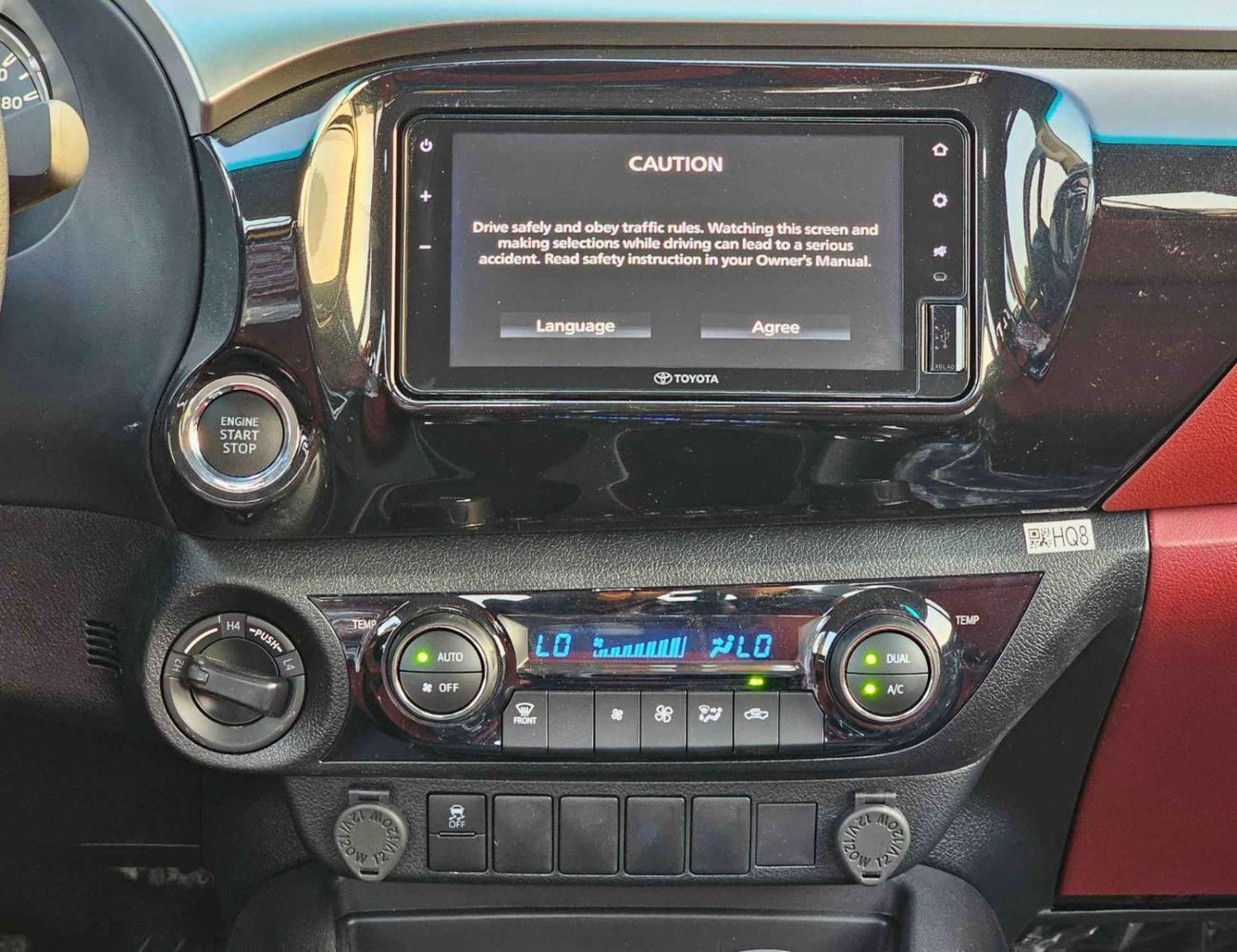 Toyota Hilux SR5 WIDE BODY DOUBLE CABIN/2.7L PETROL A/T/PUSH START/ AUTO & DUAL AC/ ALLOY WHEEL/CODE#HP27SR5AK