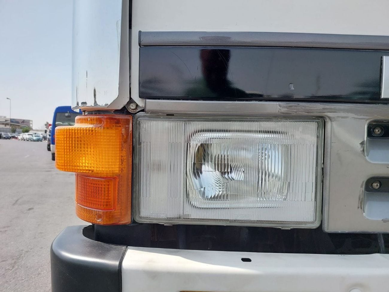 Mitsubishi Fighter (RAMADAN OFFER) MITSUBISHI FIGHTER TRUCK RHD 1990 MODEL 7.5 L DIESEL MANUAL(PM40032)