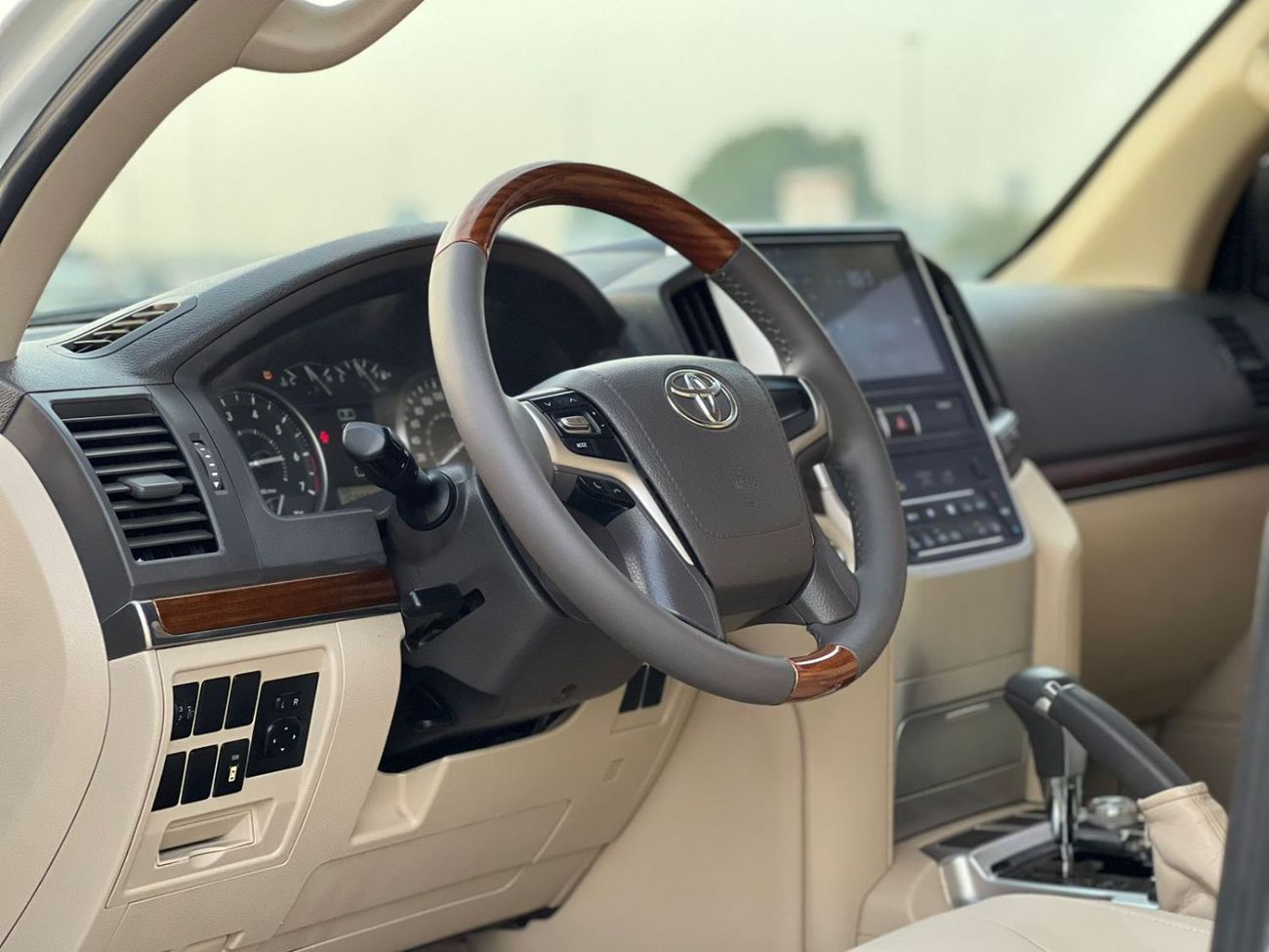 Toyota Land Cruiser 2018 Toyota Land Cruiser EX.R 4.0L V6 - AWD 4x4 - GCC - Leather Seat - Rear Camera & Sensor - Accide