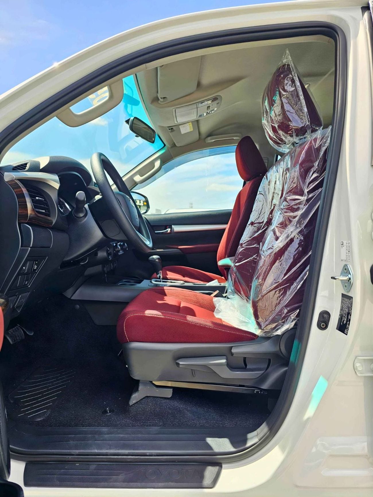 تويوتا هيلوكس SR5 TRD 4.0L PETROL SR5 TRD || 4.0L PETROL V6 4WD | WOOD INTERIOR W VISOR | BLIND SPOT | DIFFLOCK | DVD+CAMERA | READY S