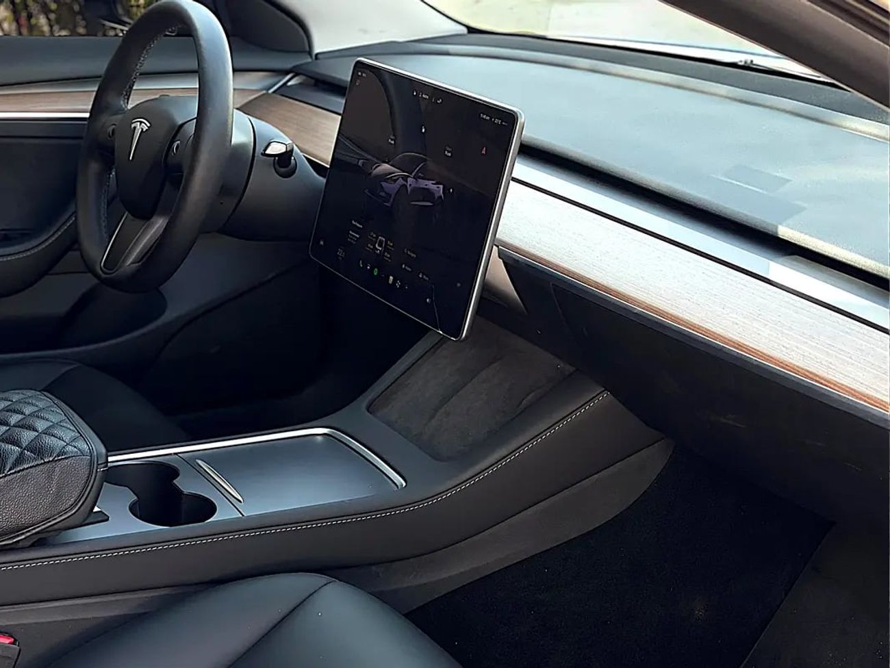 Tesla Model 3 Long Range (AWD) 1566 P.M | | | LONG RANGE | DUAL MOTOR | | GCC | WARRANTY