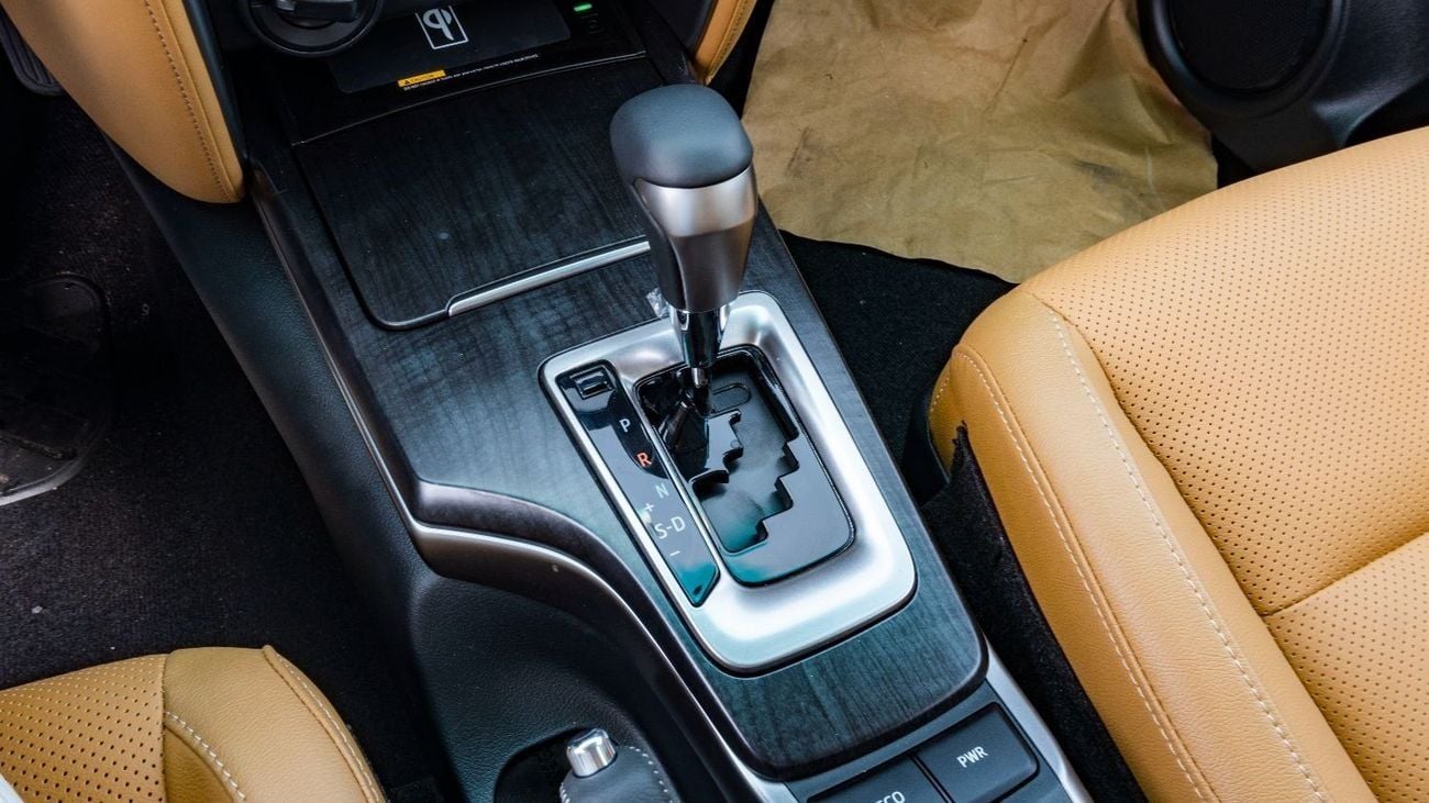 Toyota Fortuner 2025 Toyota Fortuner 4.0L AT Petrol (Full Option) Silver