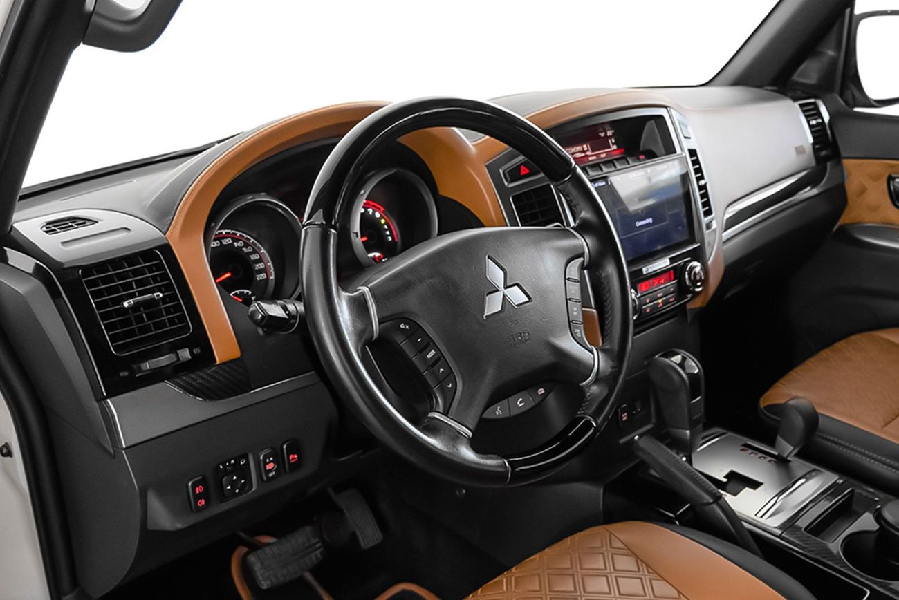 ميتسوبيشي باجيرو Signature 3.8L V6