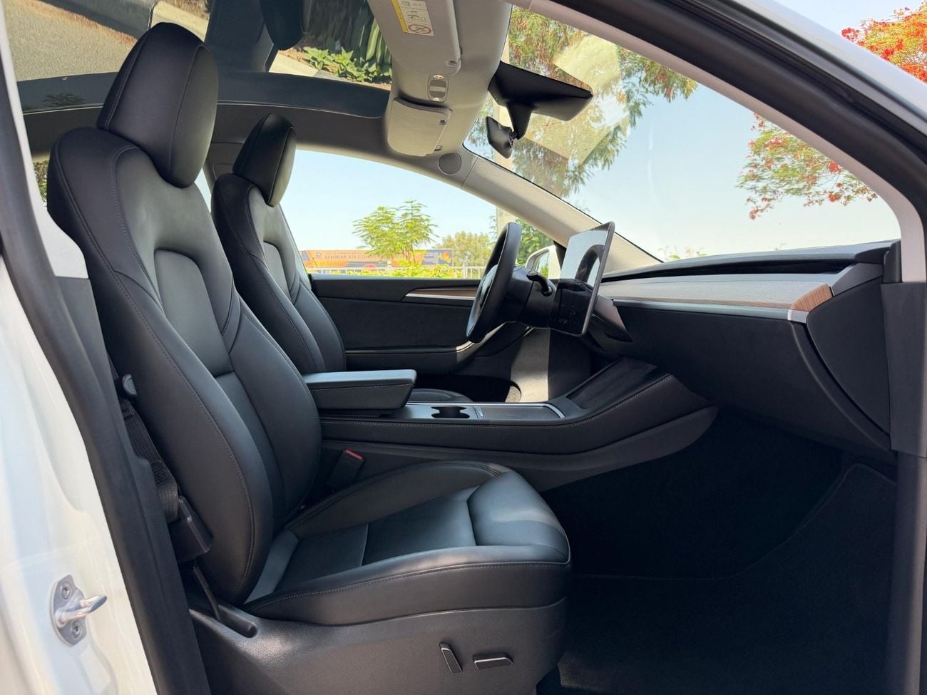 Tesla Model Y LONG RANGE