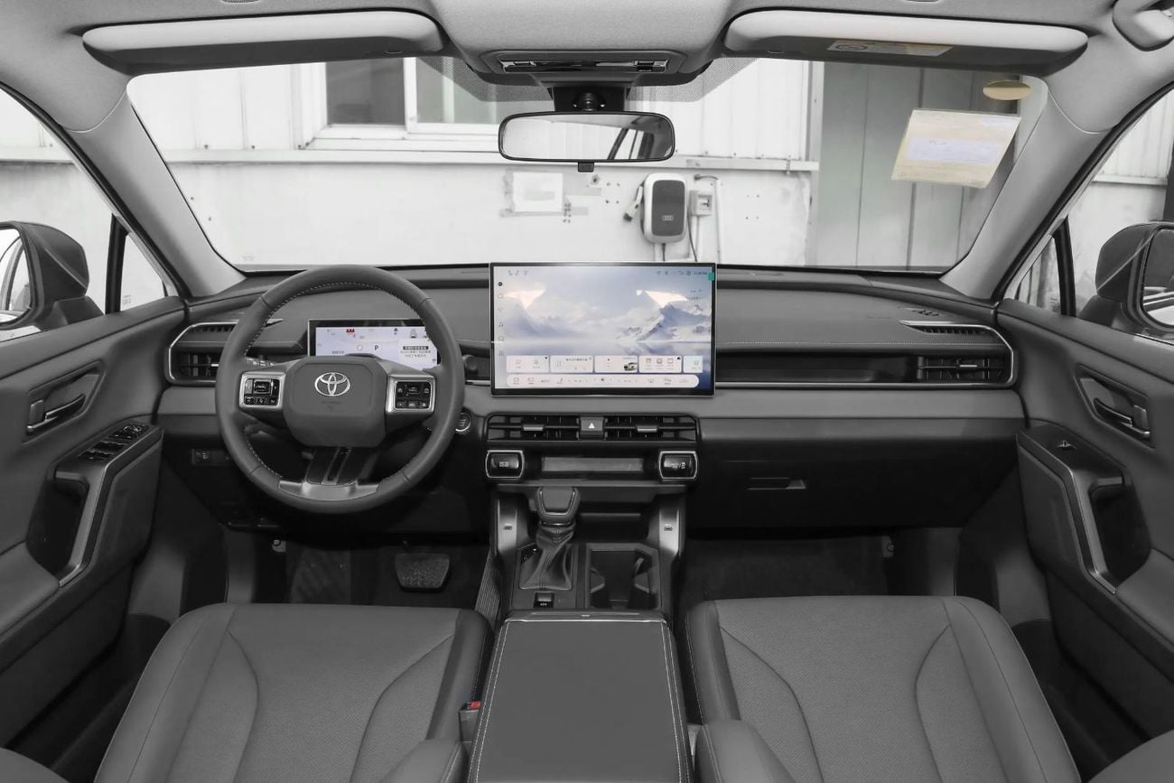 تويوتا راف ٤ Spot inventory