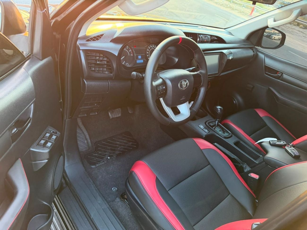 Toyota Hilux ADVENTURE 2021 Toyota Hilux Advanture Modified - 2.7L V4 - AWD 4x4- Rear Camera - Sidestep - Push