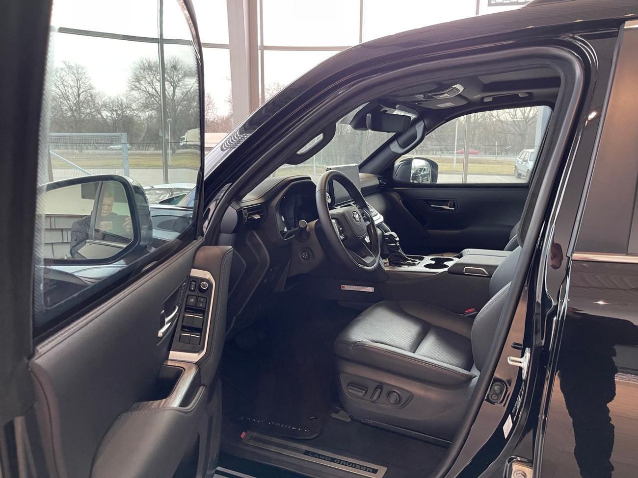 Toyota Land Cruiser Toyota Land Cruiser 300(B7+)- Armored vehicle