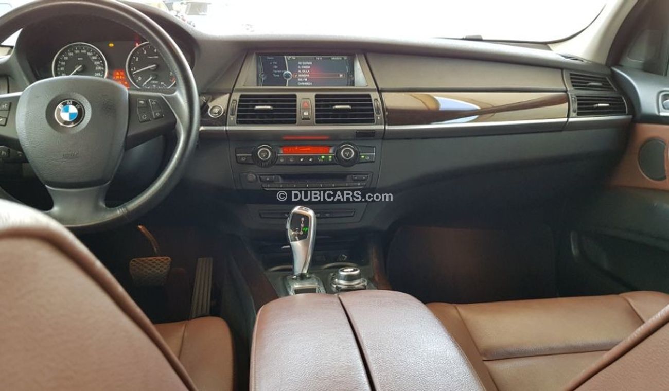 BMW X5 2013 model V6 3.5 Ltr Gulf specs  Full options
