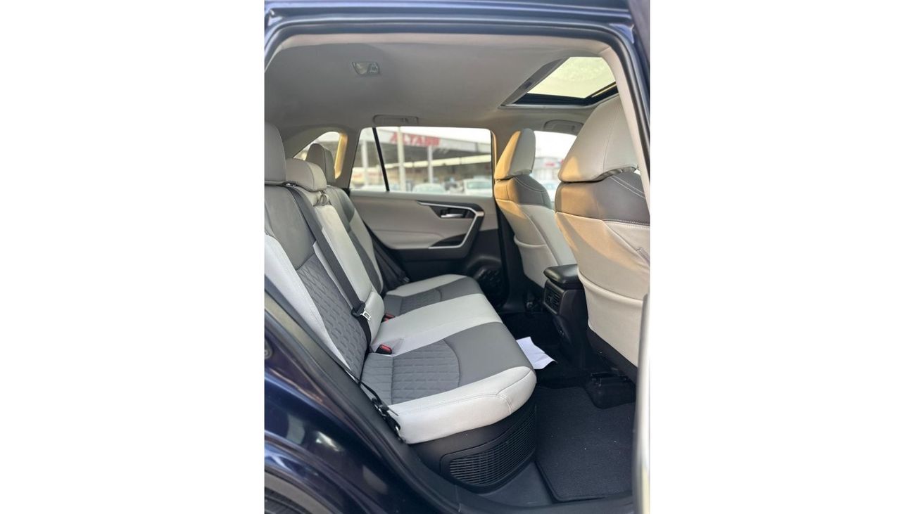 Toyota RAV4 TOYOTA RAV4 XLE HYBRID 2021