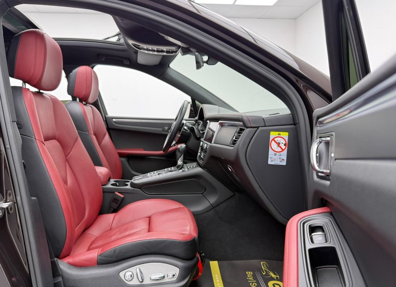 بورش ماكان Std 2.0L (252 HP) 2020 Porsche Macan, Warranty, Full Service History, Excellent Condition, GCC