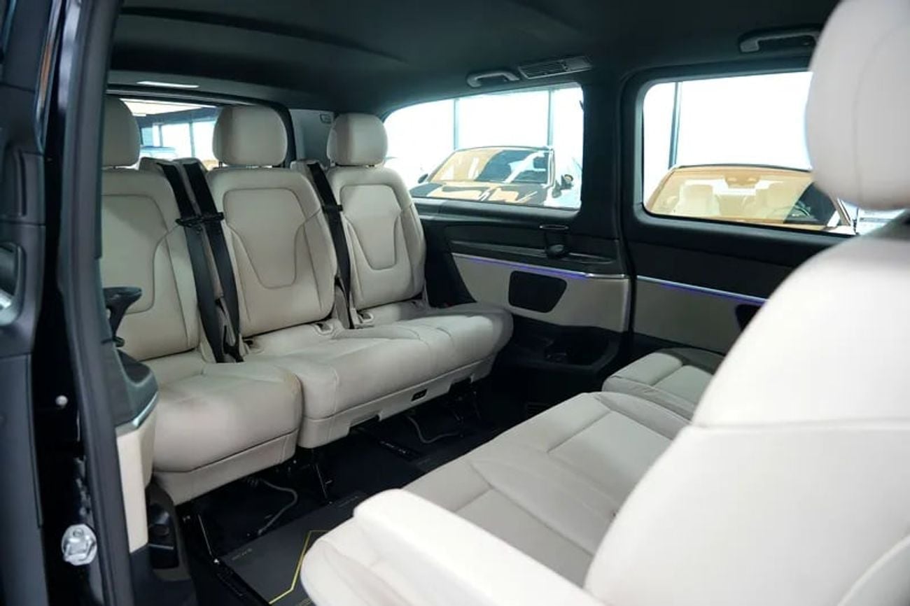Mercedes Benz V300 Mercede-Benz V 300 AVANTGARDE | GCC 0km | Agency Warranty | 360 View | 64 colors Ambeint Lights