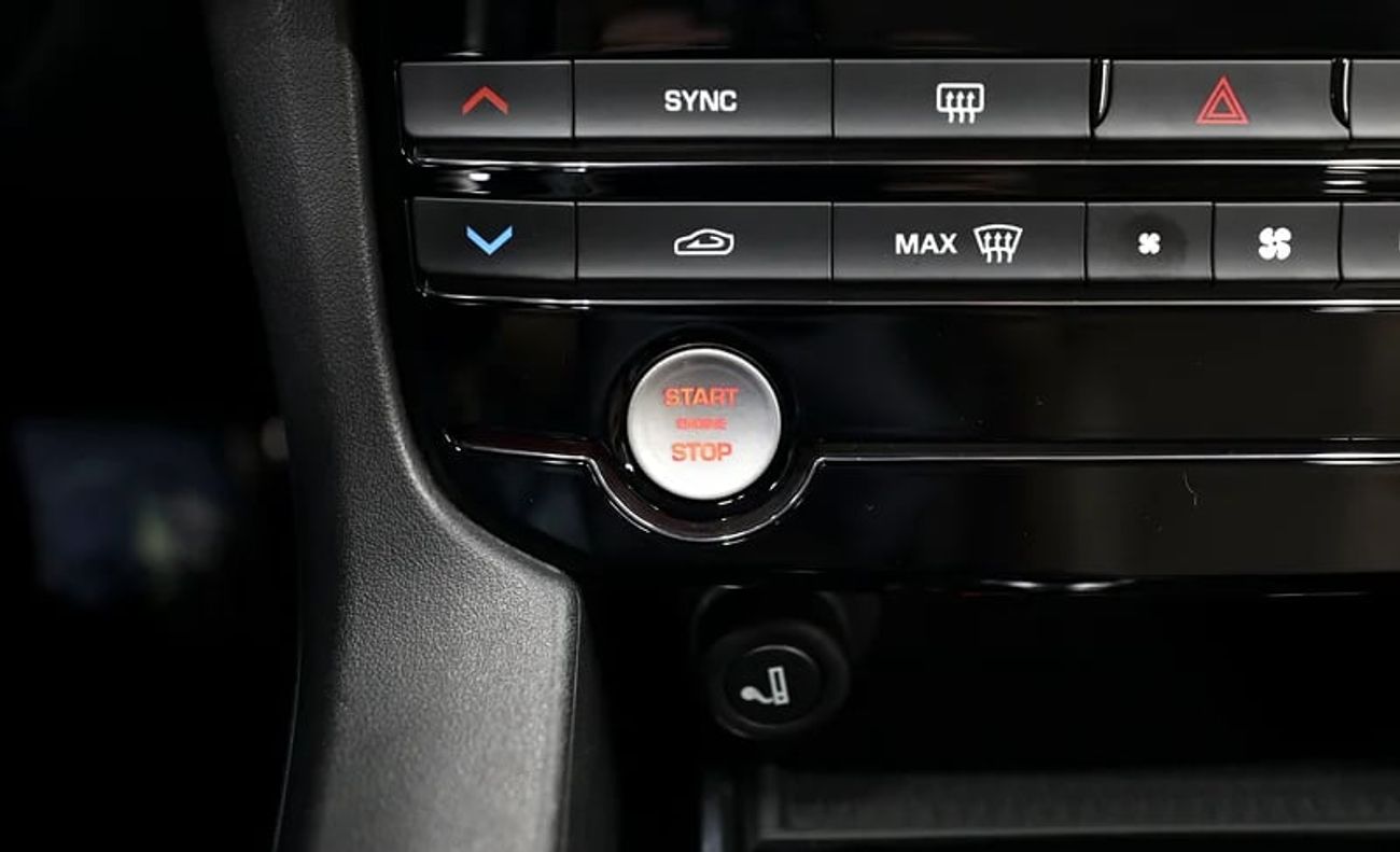 جاكوار F بيس GCC | 1,400 Monthy | Free Insurance + Registration | Warranty Till | Ref#A395886