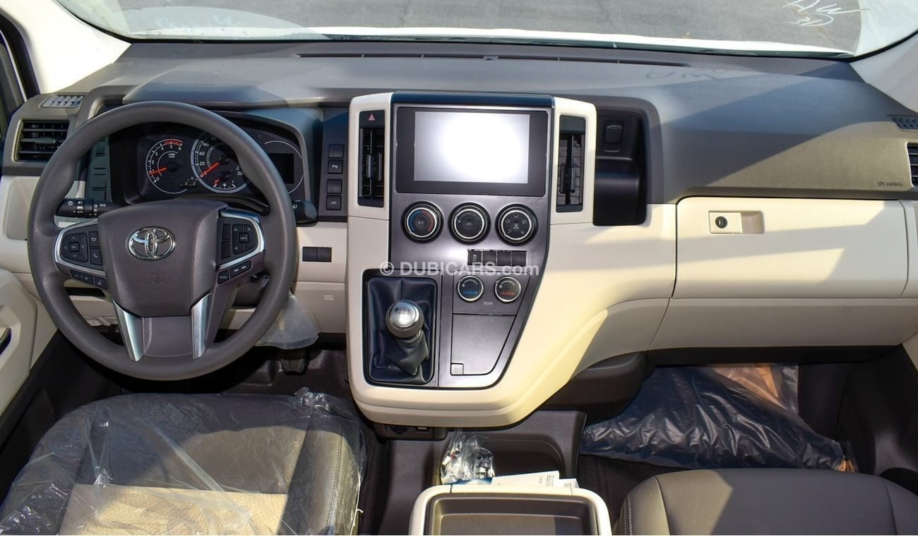 Toyota Hiace TOYOTA HIACE 2.8L Diesel Full Option