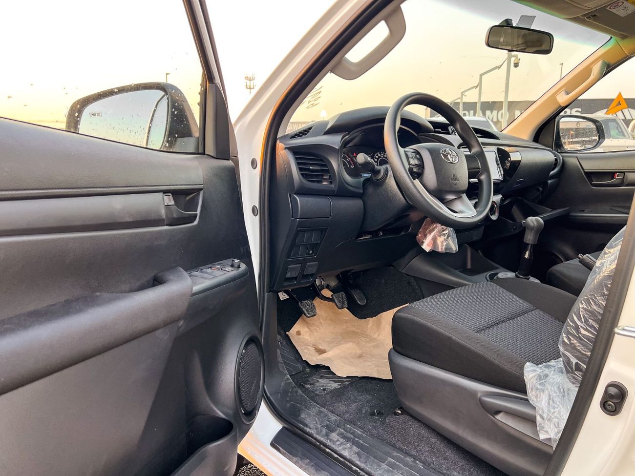 تويوتا هيلوكس EXPORT ONLY - TOYOTA HILUX DLX-G1 DSL 2.4L
