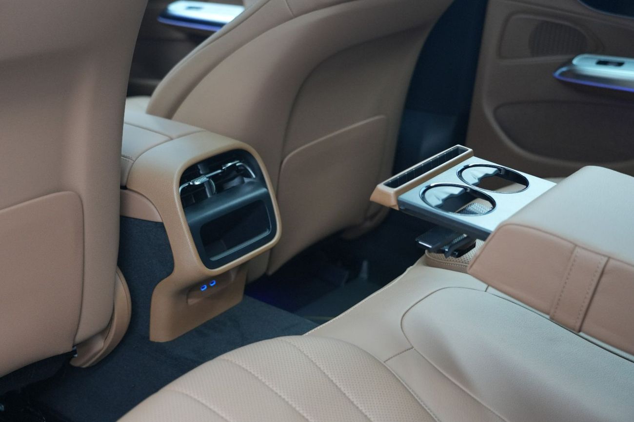 مرسيدس بنز E200