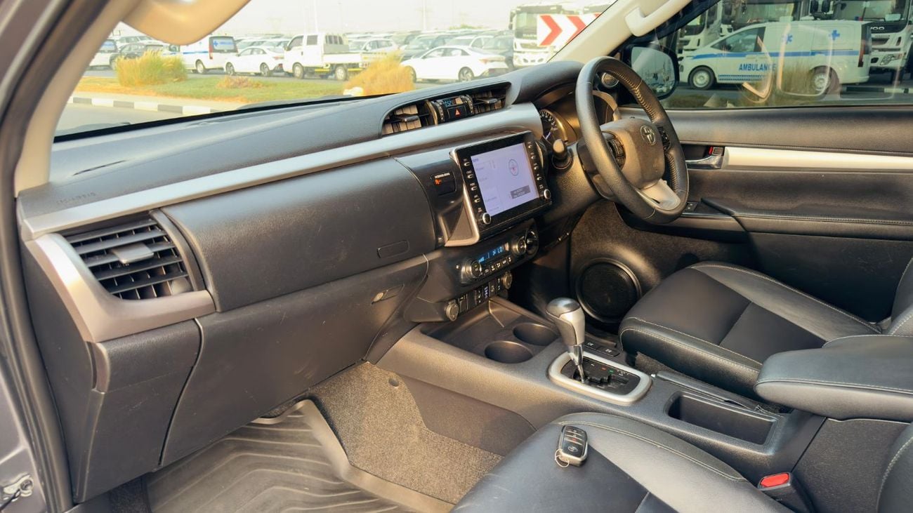 Toyota Hilux DOUBLE CABIN | AUTOMATIC TRANSMISSION | 2.8L DIESEL ENGINE | 4WD | 2021