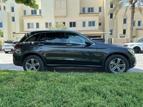 Mercedes-Benz GLC 300 Premium + 2.0L