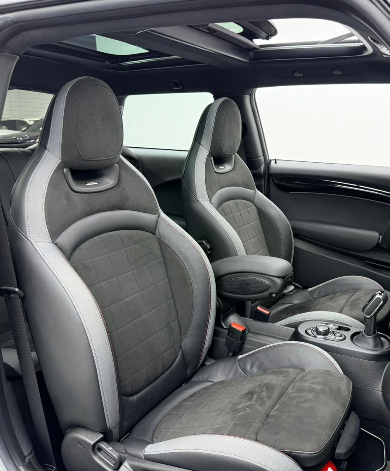 Mini John Cooper Works 2022 Mini Cooper JCW, 2027 MINI Warranty + Service Pack, Full MINI Service History, GCC