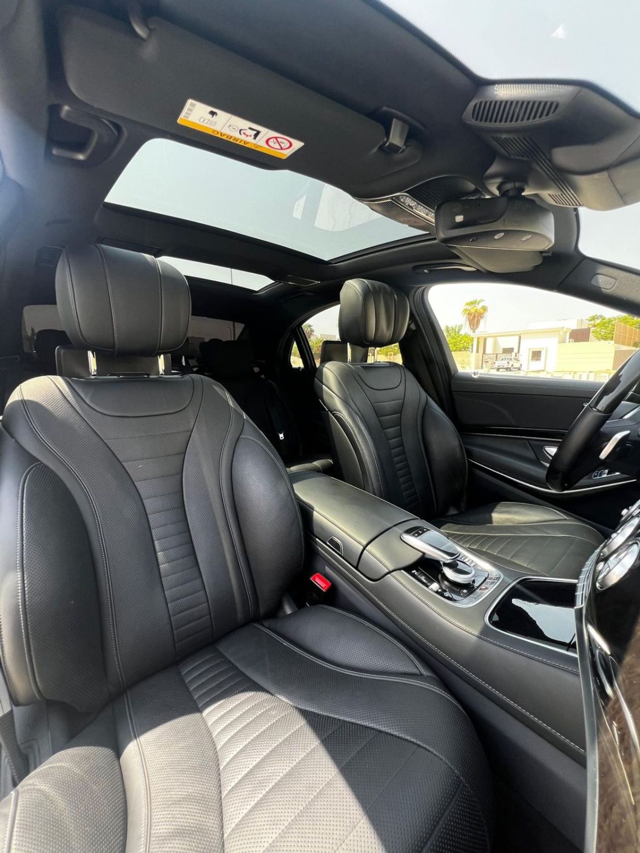 Mercedes-Benz S 560 Std 4.0L (463 HP)