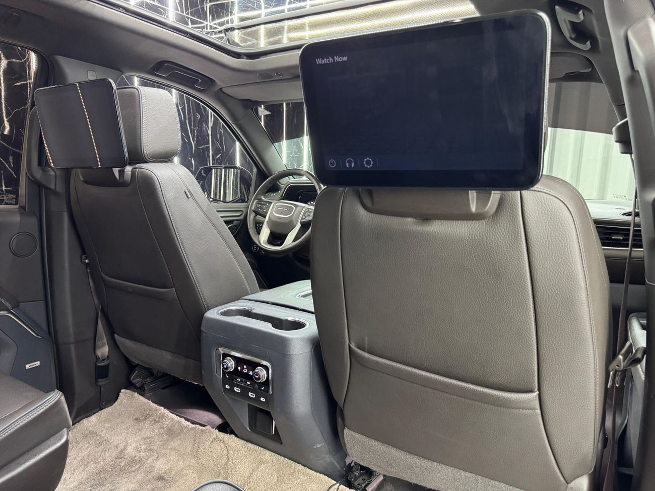 GMC Yukon 6.2 V8 Denali (AWD) 2024 GMC Yukon, 2029 GMC Warranty + Service Pack, Fully Loaded, 7 Seater, GCC