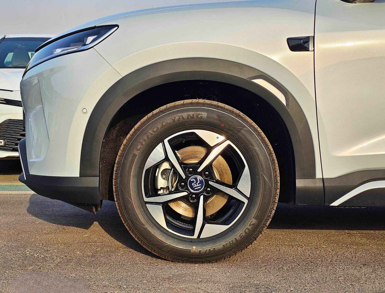 بي واي دي يوان أب EXCEEDING 401-KM / A/T / 360* CAMERA / HEADUP DISPLAY / PANORAMIC / ELECTRIC (CODE # EXCEEDING)