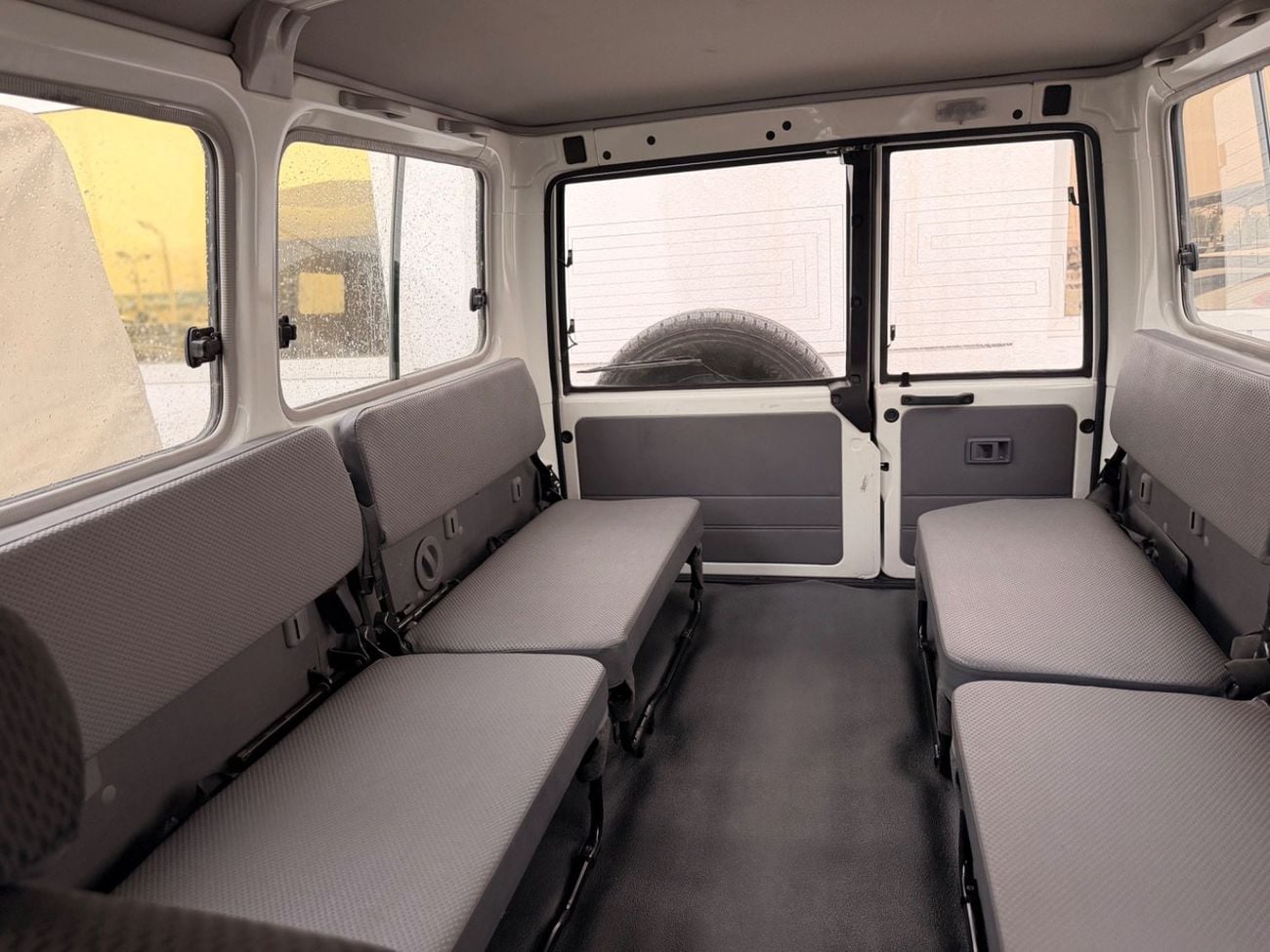 Toyota Land Cruiser 70