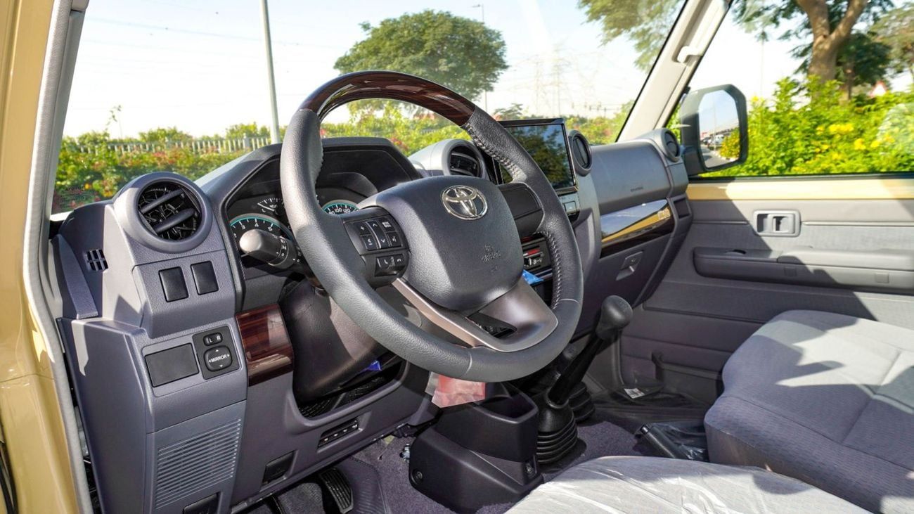 Toyota Land Cruiser 70 LC76 Mid ECTAGR015 - 2026 Toyota LC76 5 Doors Hardtop - 4.0L Petrol Manual - Beige