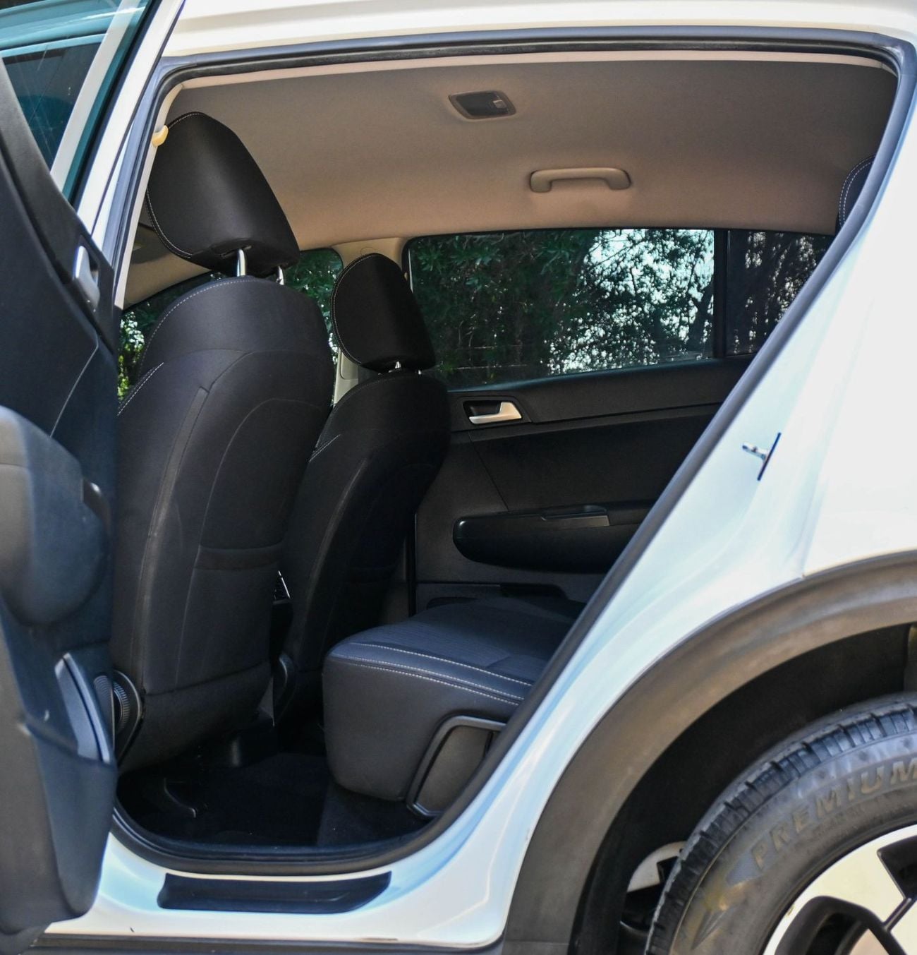 كيا سبورتيج Base 1.6L