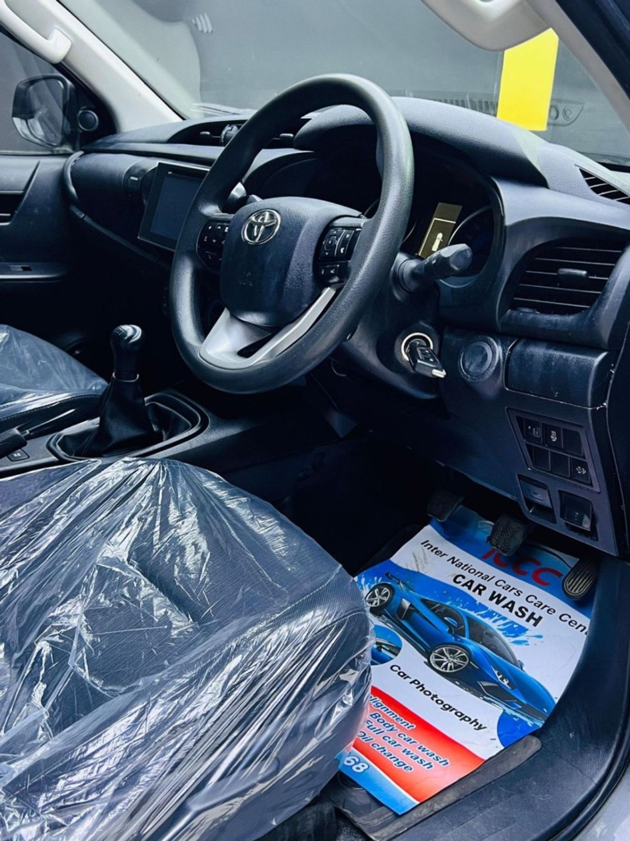 Toyota Hilux DIESEL 2.8 LITER ,MANUAL GEAR ,RIGHT HAND DRIVE