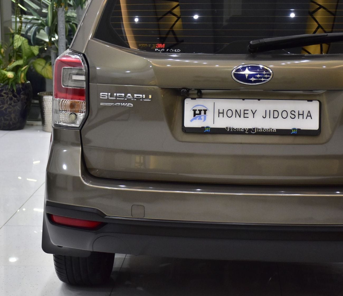 Subaru Forester PREMIUM EXCELLENT DEAL for our Subaru Forester AWD ( 2018 Model ) in Brown Color GCC Specs