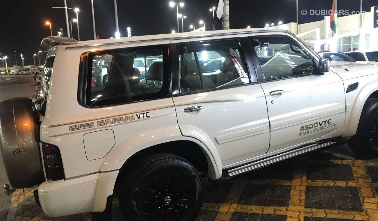 نيسان باترول سوبر سفاري