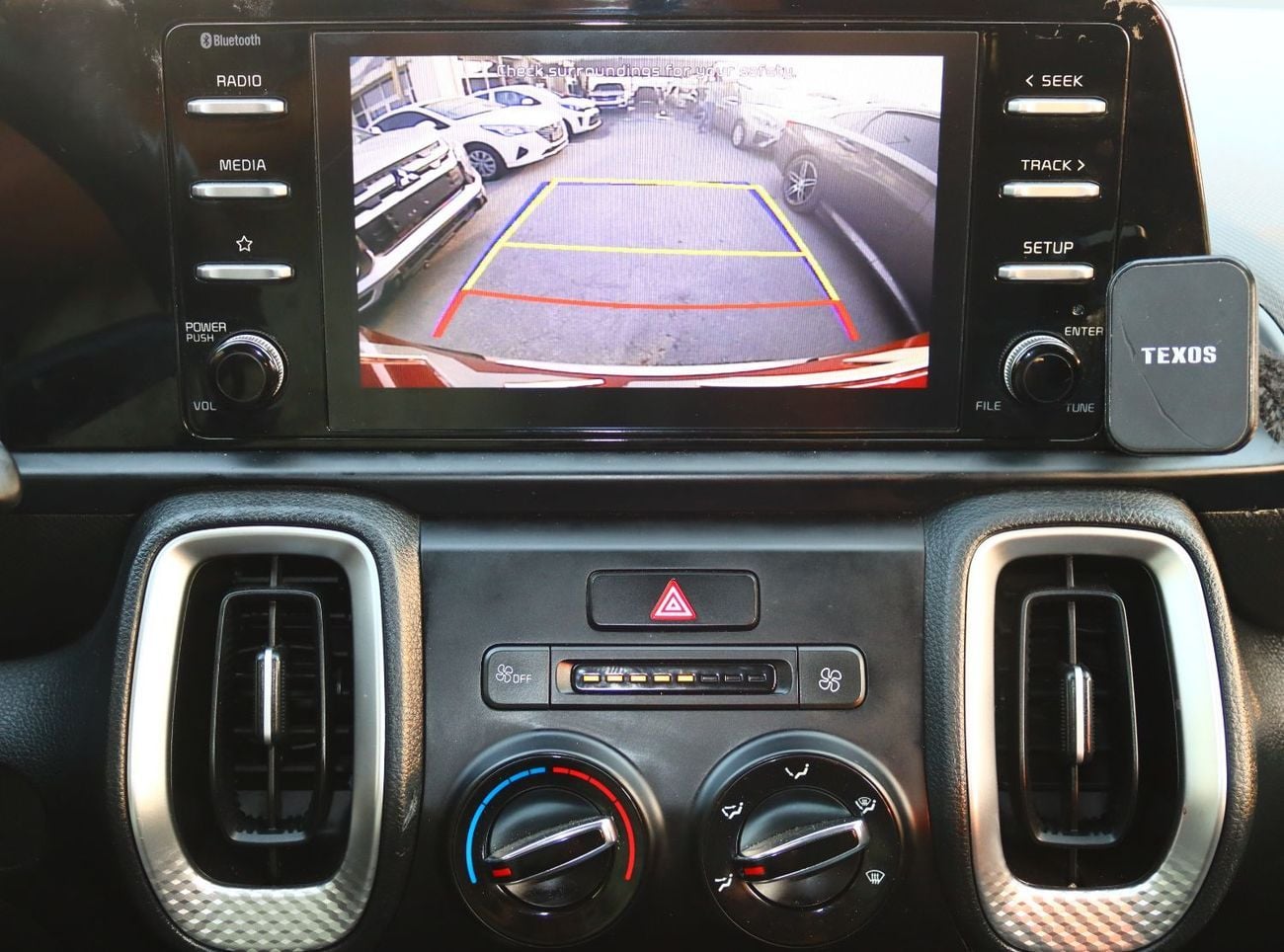 كيا سونیٹ كيا سونيت 2023 خليجى بحاله ممتازه ممشى 71000 كم بمحرك 1500 سى سى وبسعر 48000 درهم