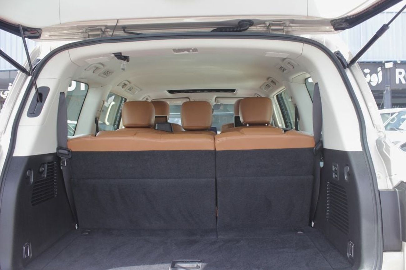 Infiniti QX80 Standard 5.6L,GCC