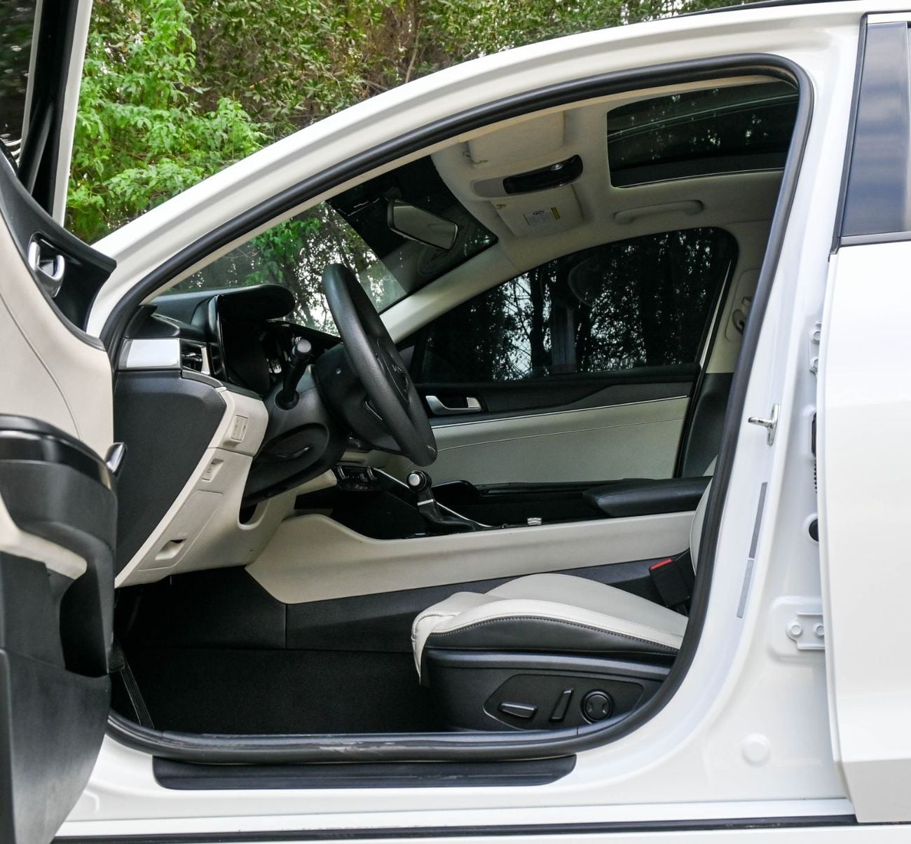 Kia K5 2.5L GDI EX Kia K5 2.5L, 2022 GCC, Full Option, Accident-Free Excellent Condition 1418 AED Monthly