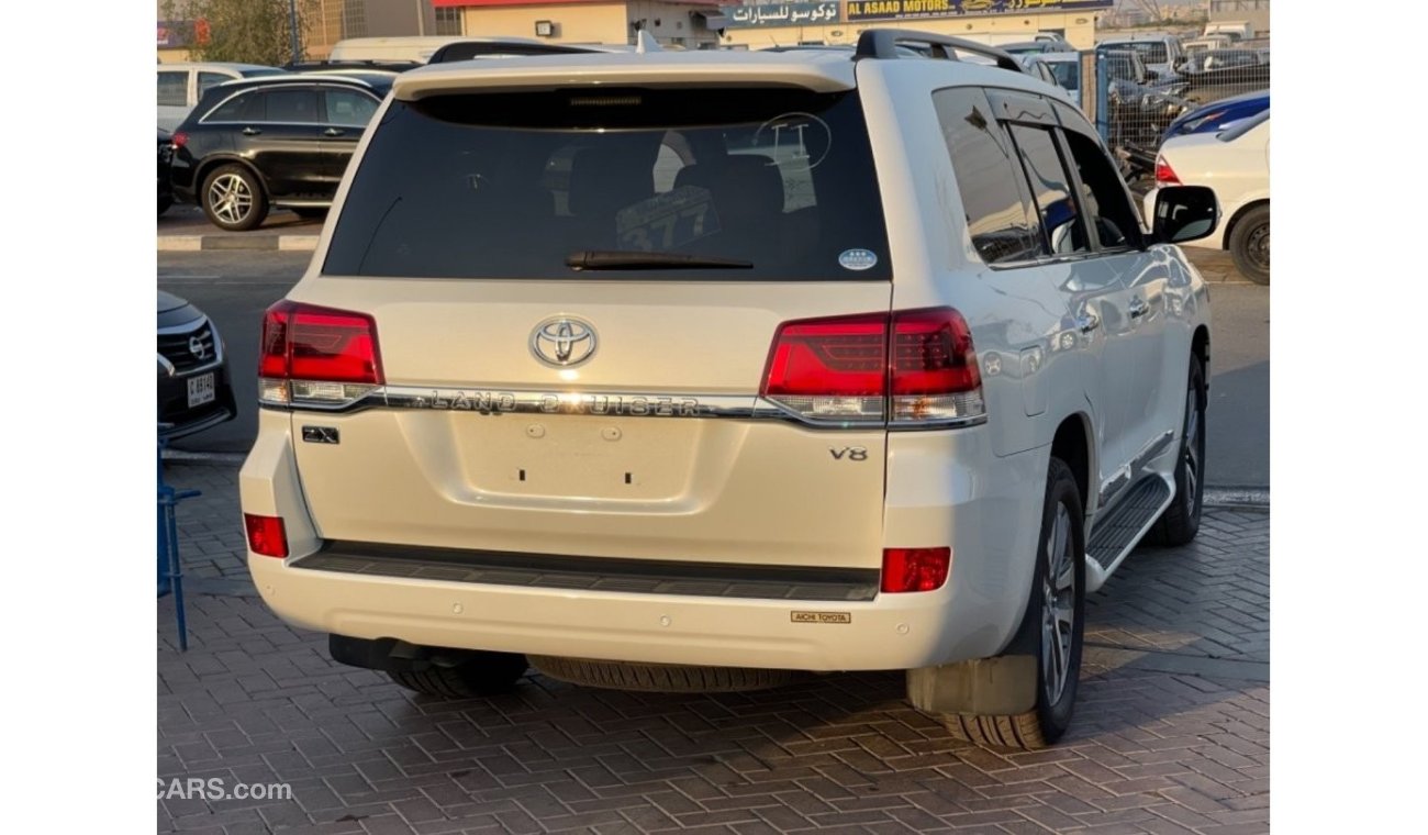 Toyota Land Cruiser Toyota ZX Landcruiser petrol Engine model 2016 white color leather electric seats with sunroof full