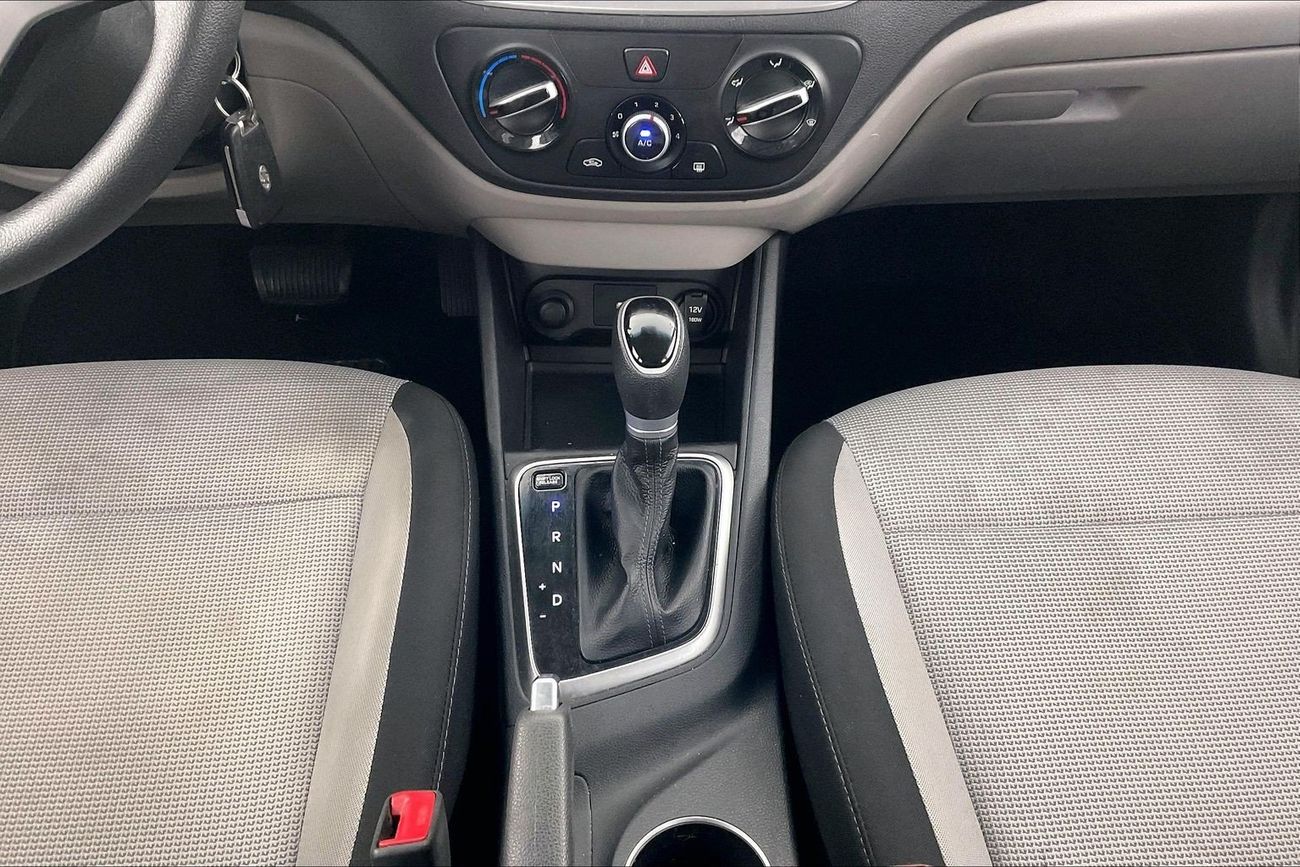 Hyundai Accent Smart / GL | National Day Celebration | Guaranteed Warranty | 0 Down Payment