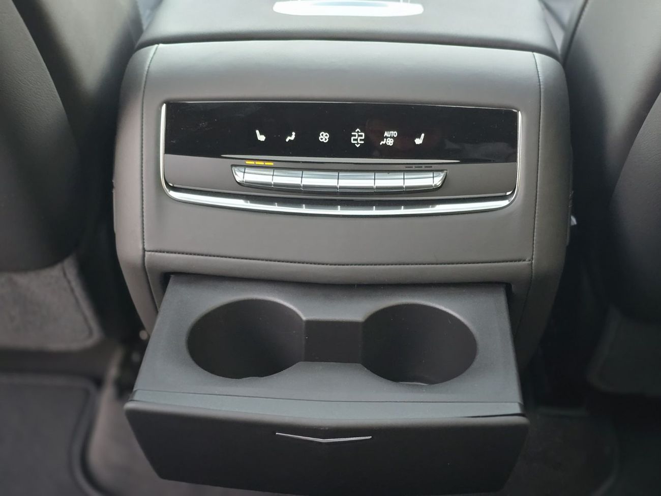 Cadillac Escalade Sport Platinum 6.2L 4WD