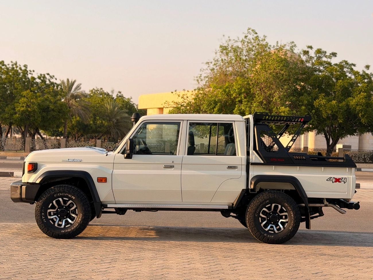 تويوتا لاند كروزر بيك آب 79 series