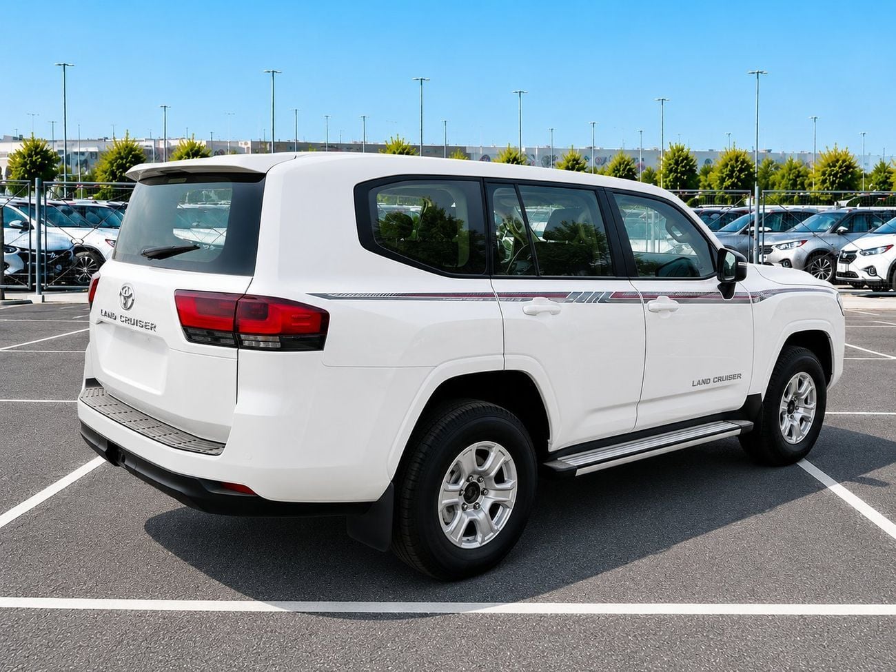 تويوتا لاند كروزر GXR ECTAI0004 - Toyota Land Cruiser GX - 4.0L Petrol Auto - White  - 20226