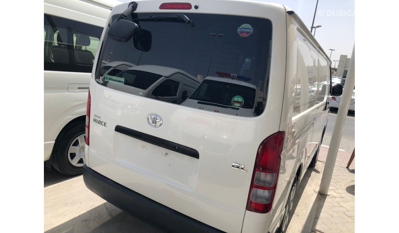 Toyota Hiace Toyota Hiace van 2017. Free of accident with low mileage. only done 25000 km