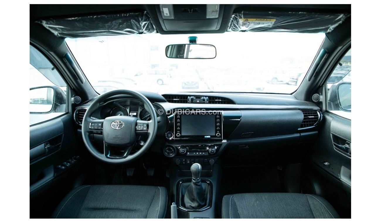 Toyota Hilux 2023 Toyota Hilux 4x4 DC 2.8 ADV HI D M/T SR5 - Pearl White Inside Black