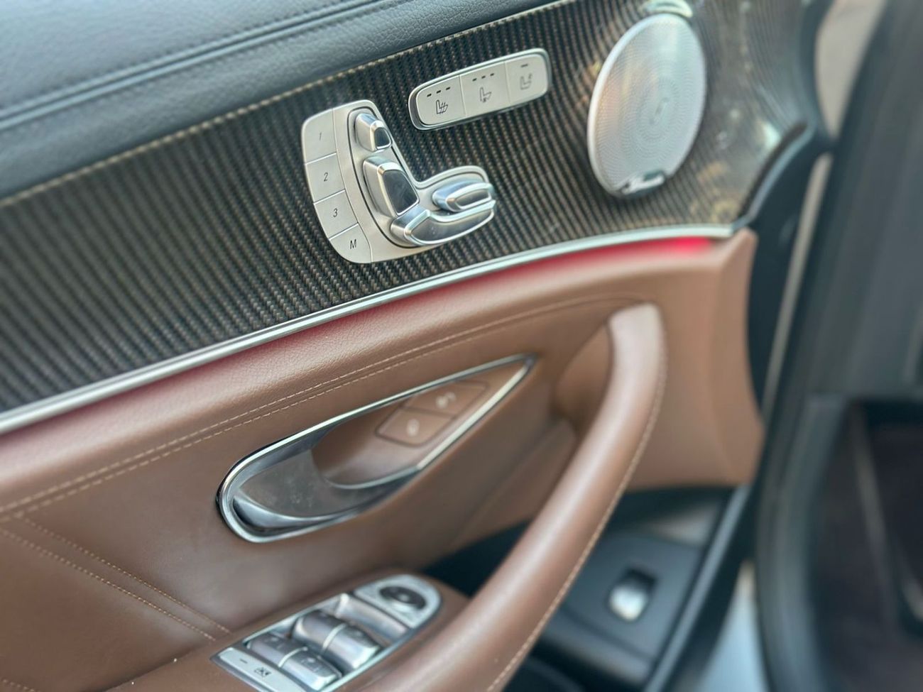 Mercedes-Benz E 63 AMG MERCEDES E63 4.0L