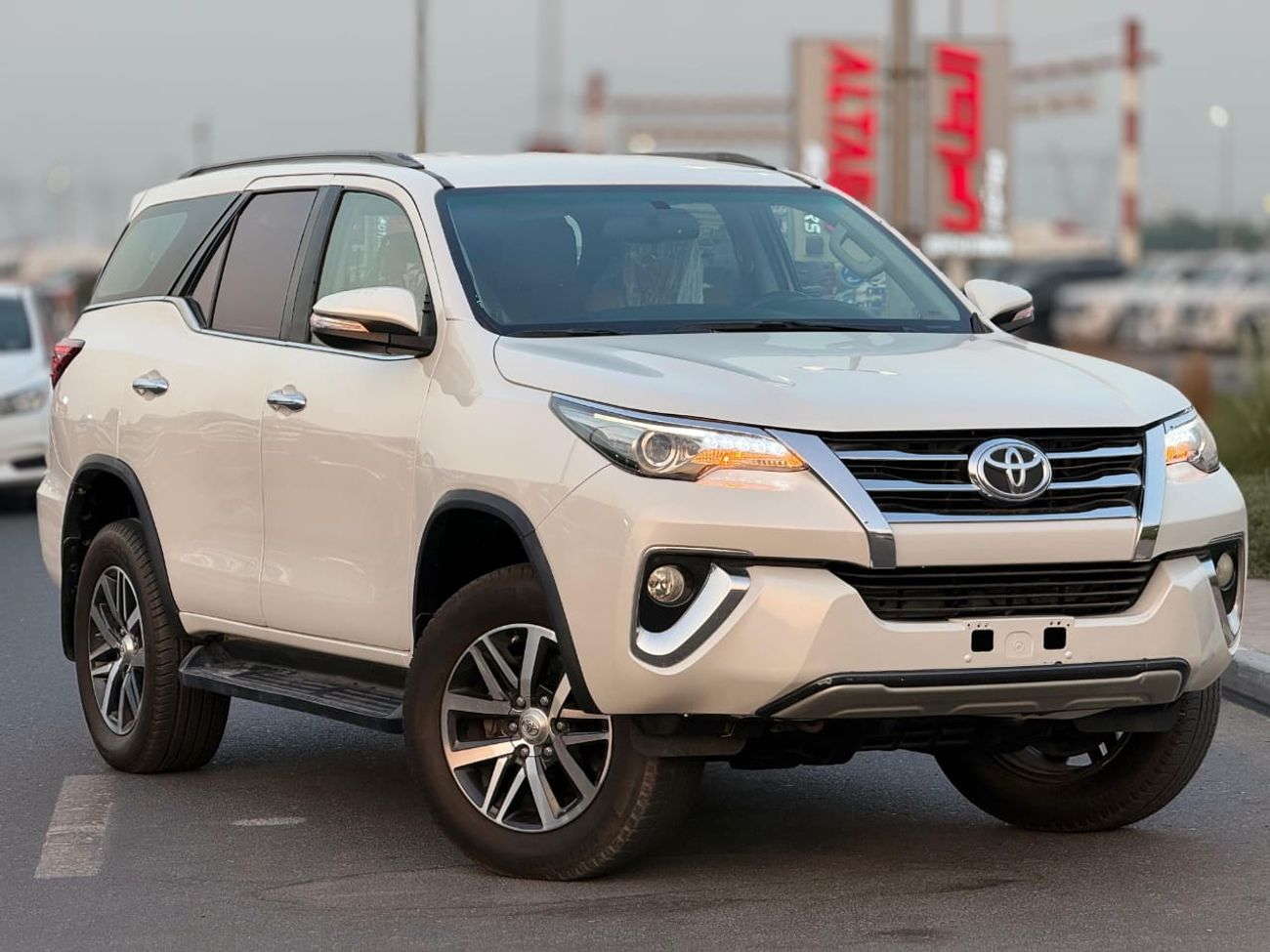 Toyota Fortuner Toyota fortuner 2019 white with orange interior LHD gcc specs 7 seaters