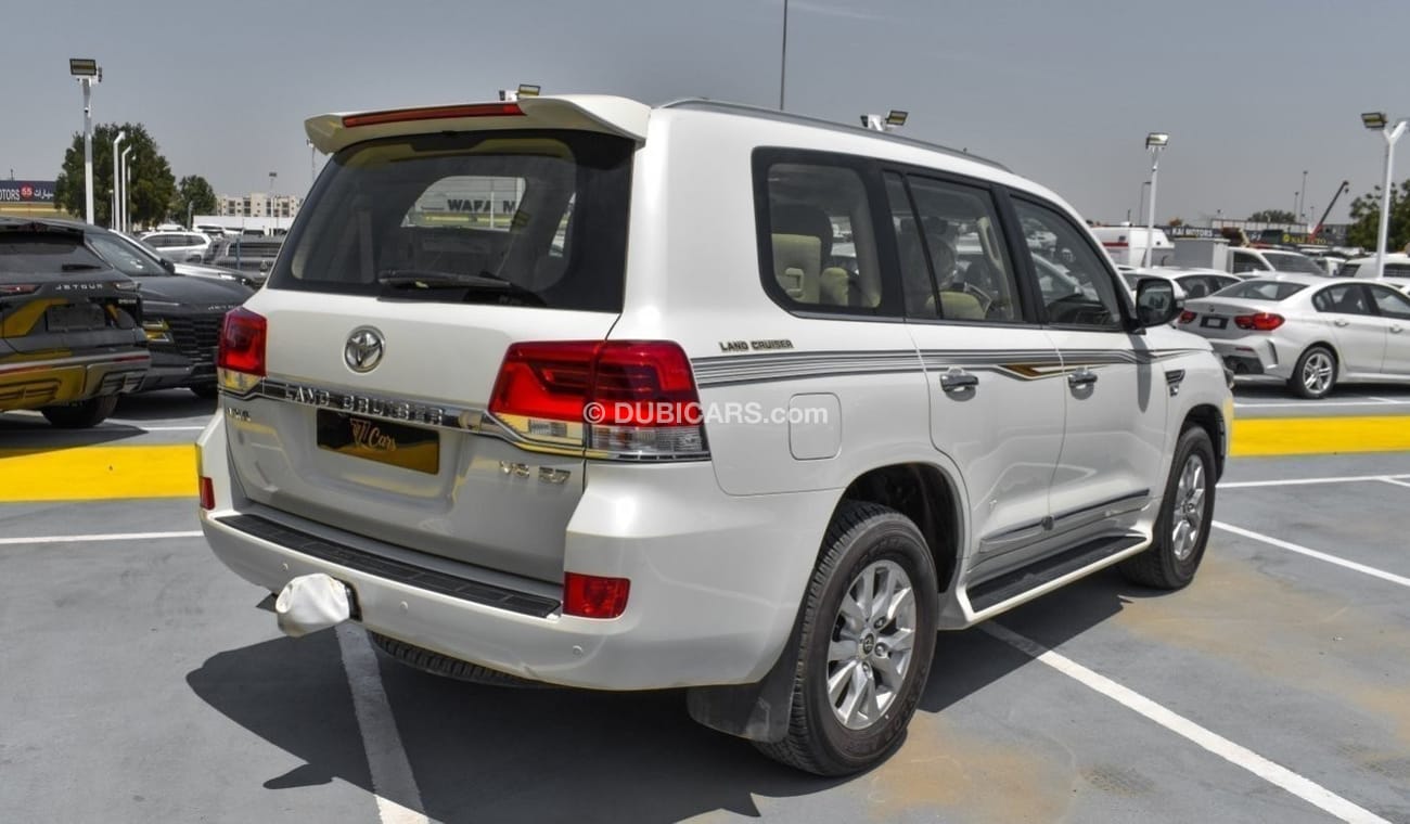 Toyota Land Cruiser TOYOTA LAND CRUISER VXR | 5.7L V8 | 2020 | GCC